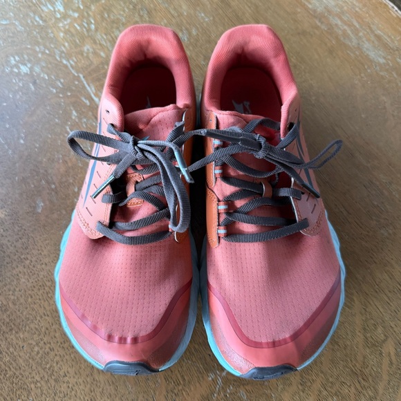 Altra Womens 5.0 Superior Trail Running Shoe— size 8 - Picture 3 of 11